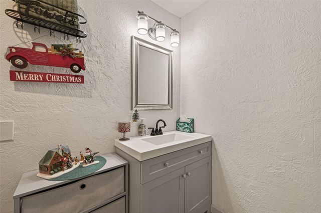 218 Beaumont Drive, Magnolia, TX 77354