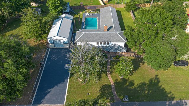 218 Beaumont Drive, Magnolia, TX 77354