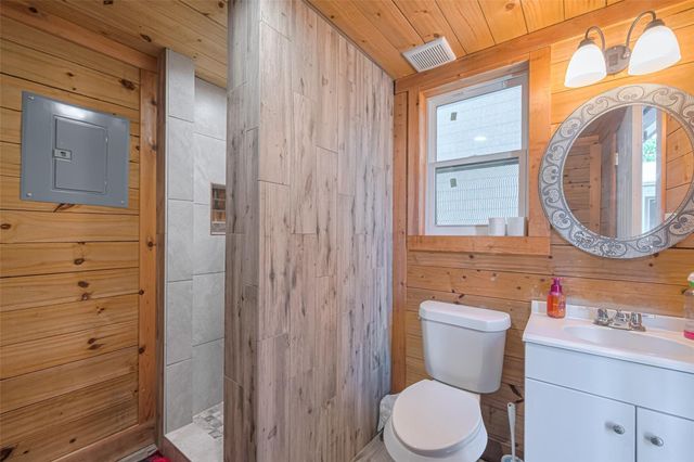 218 Beaumont Drive, Magnolia, TX 77354