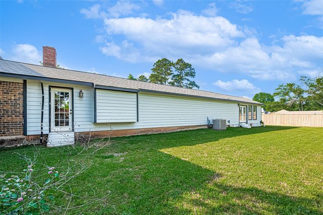 218 Beaumont Drive, Magnolia, TX 77354