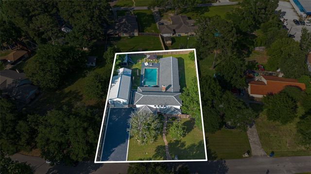 218 Beaumont Drive, Magnolia, TX 77354