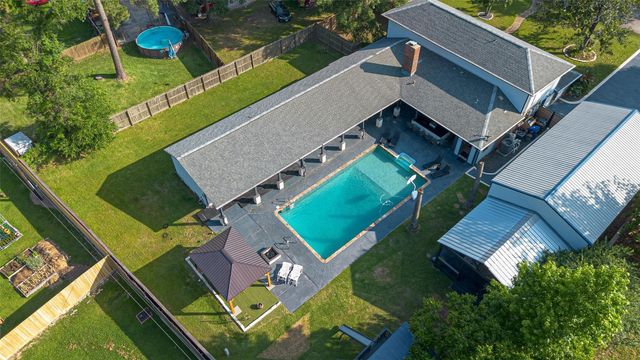 218 Beaumont Drive, Magnolia, TX 77354