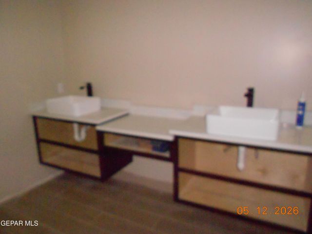 205 EMERALD ROCK Place, El Paso, TX 79928