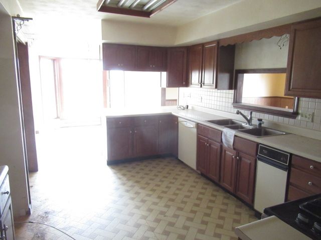 153 Lake Road, Seymour, IL 61875