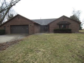 153 Lake Road, Seymour, IL 61875