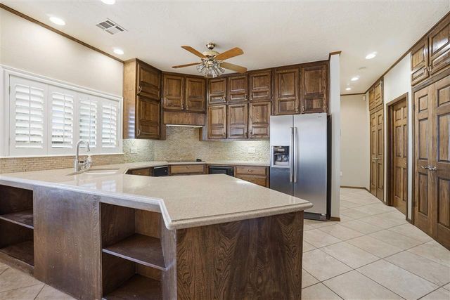 310 NW 32nd St, Lawton, OK 73505