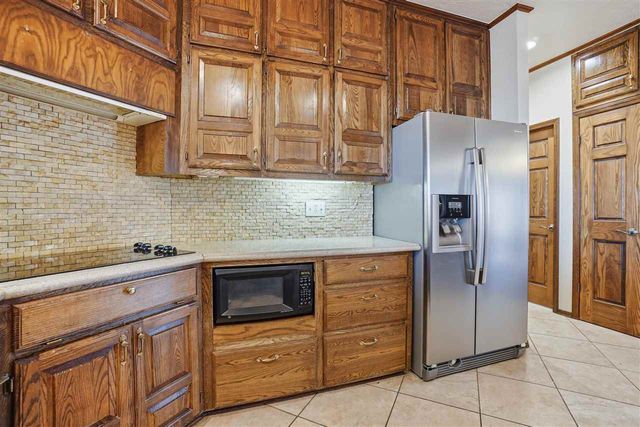 310 NW 32nd St, Lawton, OK 73505