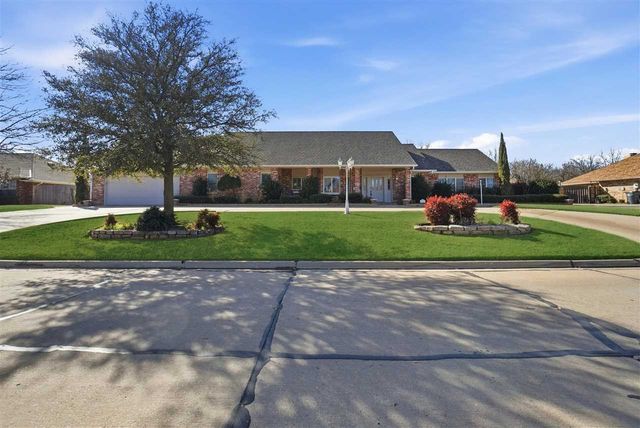 310 NW 32nd St, Lawton, OK 73505