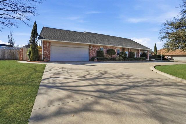 310 NW 32nd St, Lawton, OK 73505