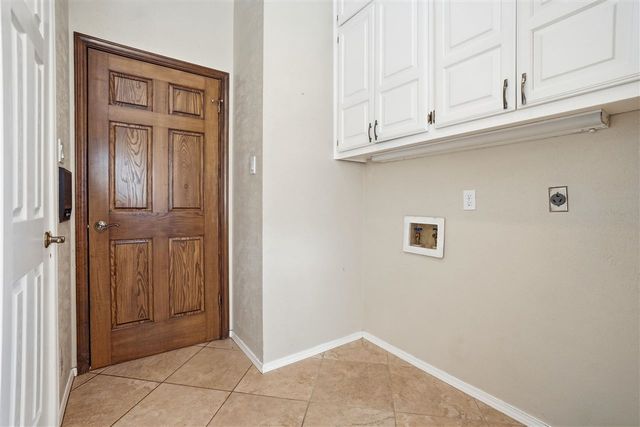 310 NW 32nd St, Lawton, OK 73505