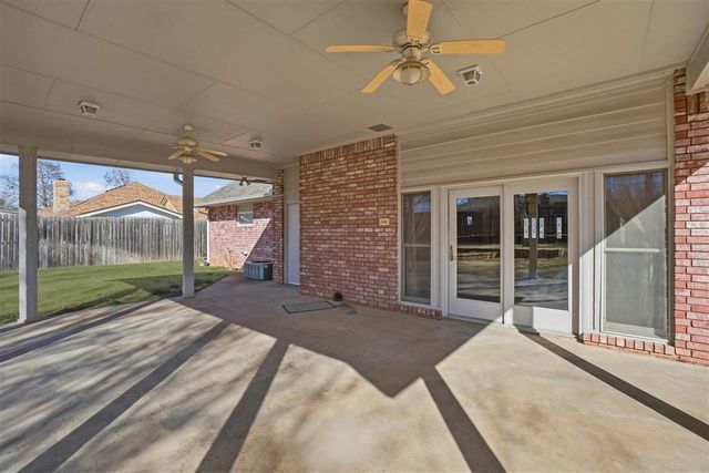 310 NW 32nd St, Lawton, OK 73505