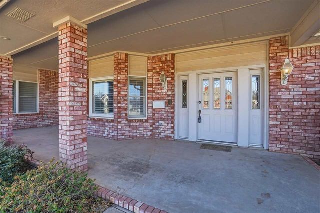 310 NW 32nd St, Lawton, OK 73505