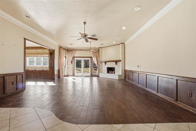 310 NW 32nd St, Lawton, OK 73505