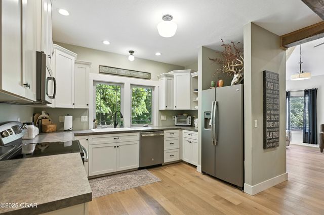 201 Tee Lane, Carl Junction, MO 64834