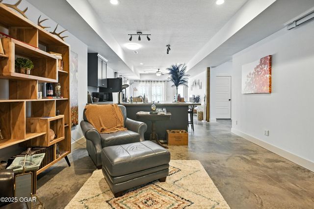 201 Tee Lane, Carl Junction, MO 64834