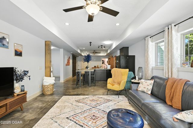 201 Tee Lane, Carl Junction, MO 64834