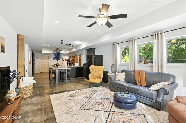 201 Tee Lane, Carl Junction, MO 64834