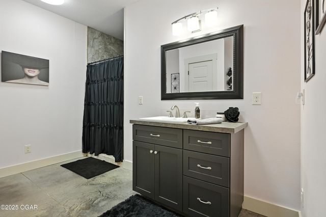 201 Tee Lane, Carl Junction, MO 64834