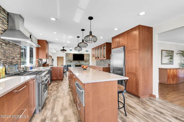 12 Crest Drive, Colts Neck, NJ 07722