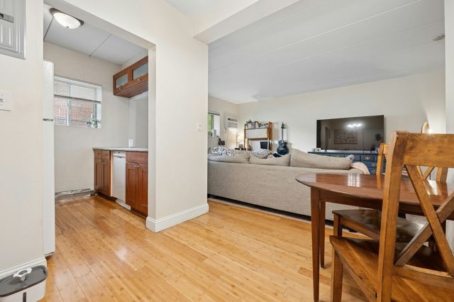 995 Massachusetts Ave 102 102, Arlington, MA 02476