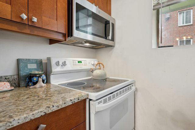 995 Massachusetts Ave 102 102, Arlington, MA 02476