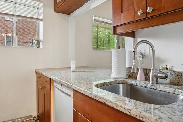 995 Massachusetts Ave 102 102, Arlington, MA 02476