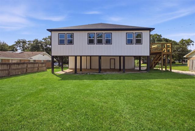 2104 Montana Street, Baytown, TX 77520