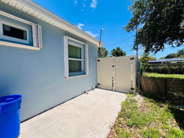 1210 S D Street C, Lake Worth Beach, FL 33460