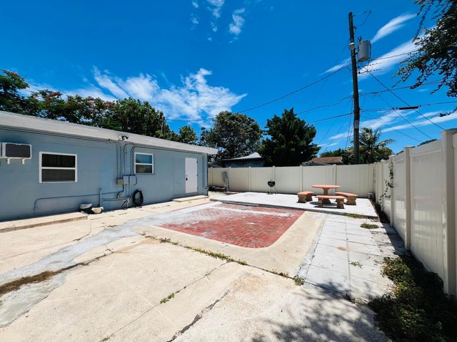 1210 S D Street C, Lake Worth Beach, FL 33460