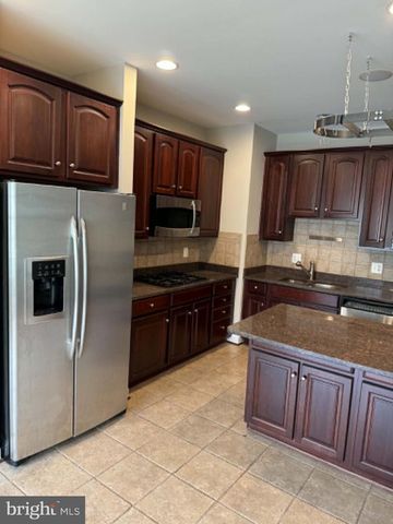 6912 WITTON CIR, Gainesville, VA 20155