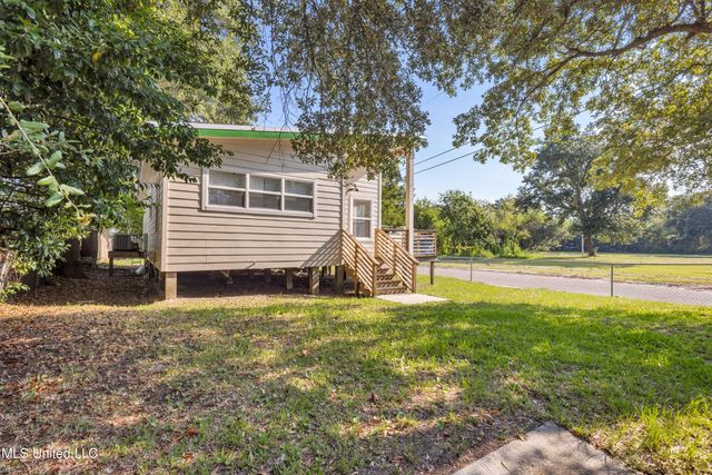 512 Peyton Drive, Biloxi, MS 39530
