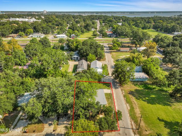 512 Peyton Drive, Biloxi, MS 39530