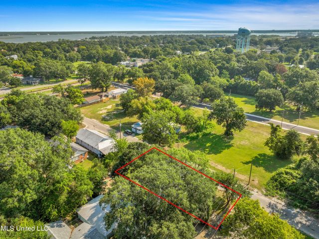 512 Peyton Drive, Biloxi, MS 39530