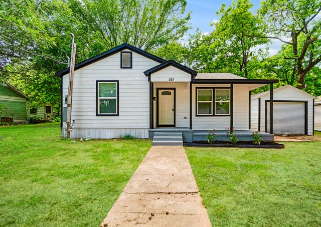 227 24th Street NW, Paris, TX 75460