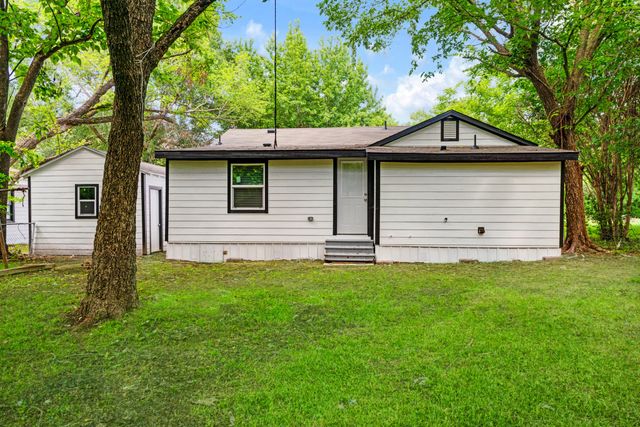 227 24th Street NW, Paris, TX 75460