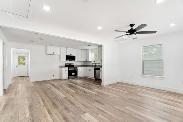 227 24th Street NW, Paris, TX 75460