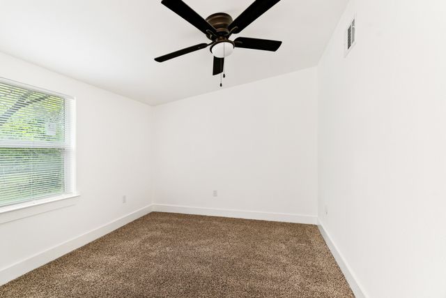 227 24th Street NW, Paris, TX 75460