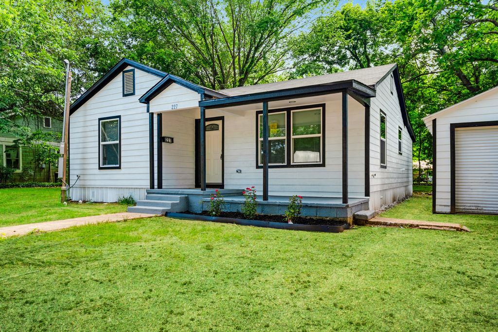 227 24th Street NW, Paris, TX 75460