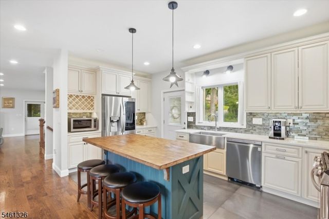 677 Canistear Rd, Vernon Twp., NJ 07422