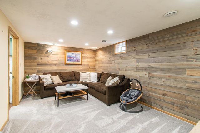 217 1st Avenue E, West Fargo, ND 58078