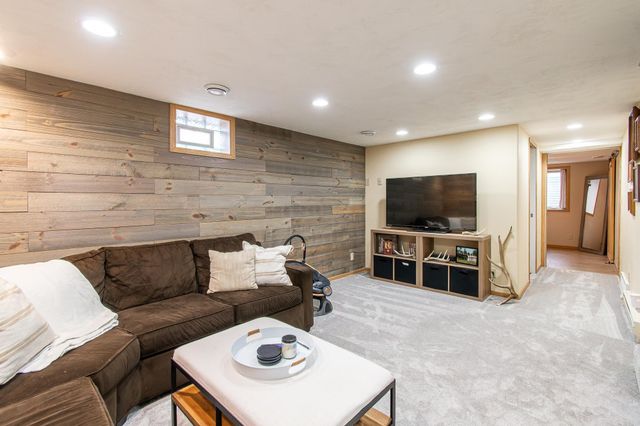 217 1st Avenue E, West Fargo, ND 58078