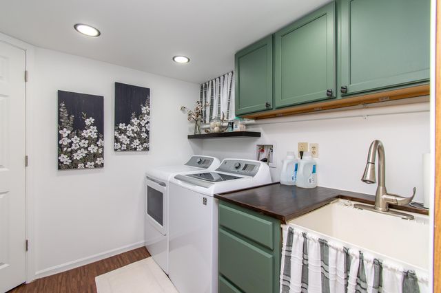 217 1st Avenue E, West Fargo, ND 58078