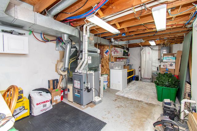 217 1st Avenue E, West Fargo, ND 58078