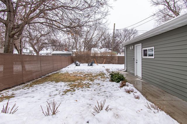 217 1st Avenue E, West Fargo, ND 58078