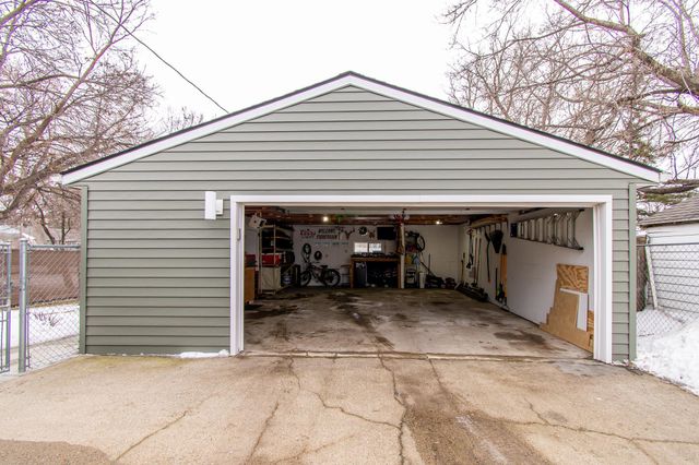 217 1st Avenue E, West Fargo, ND 58078