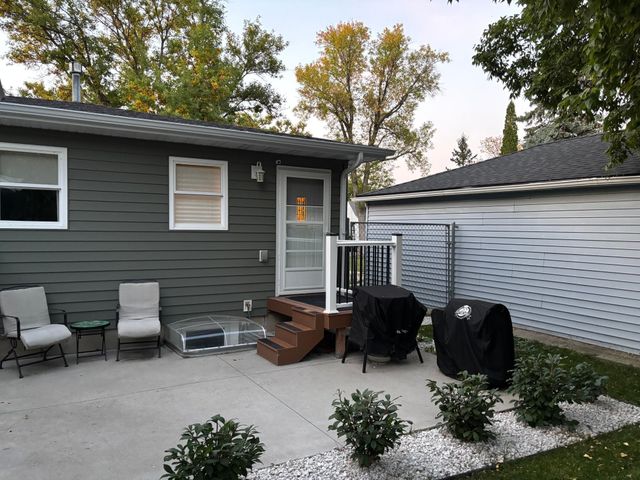 217 1st Avenue E, West Fargo, ND 58078