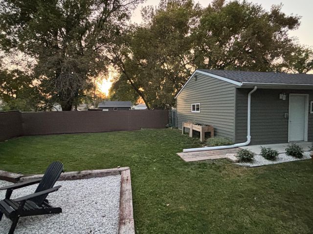 217 1st Avenue E, West Fargo, ND 58078