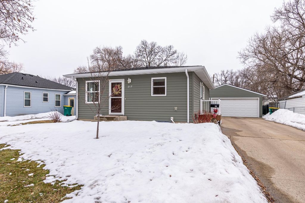 217 1st Avenue E, West Fargo, ND 58078