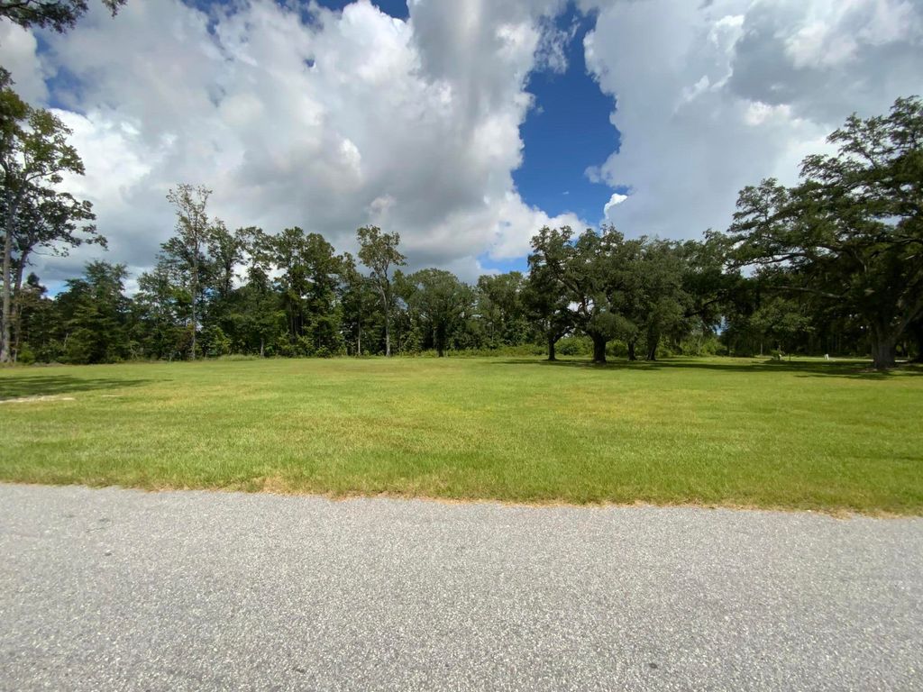 6828 Ethel Post Office Road, Hollywood, SC 29449