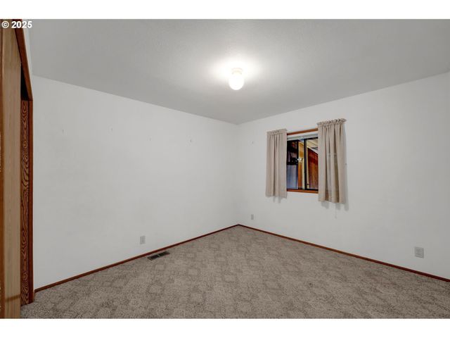 1199 N Terry St 366, Eugene, OR 97402